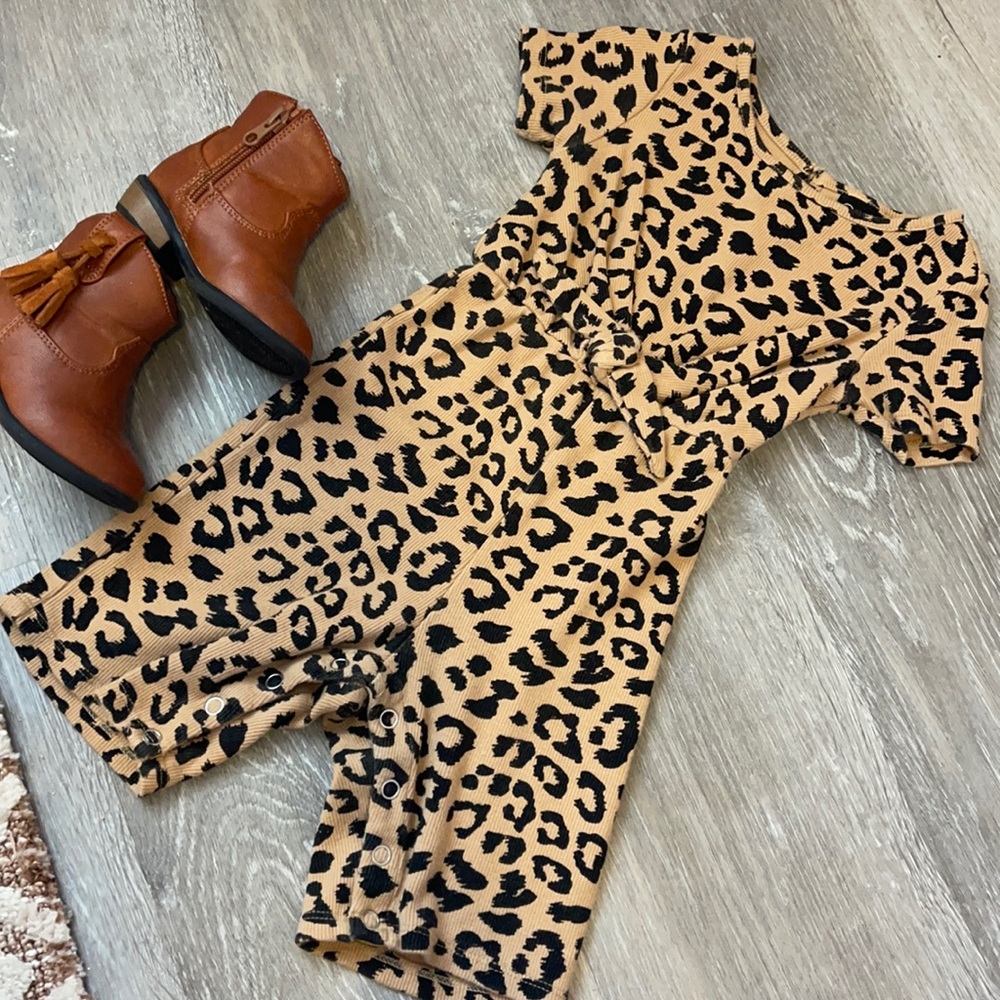 Toddler jumpsuit & shoes outfit